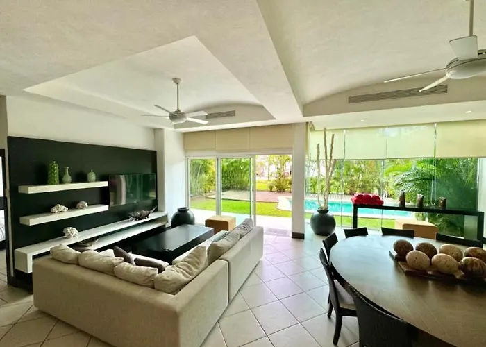 Bay View Grand Marina Villa- Private Pool